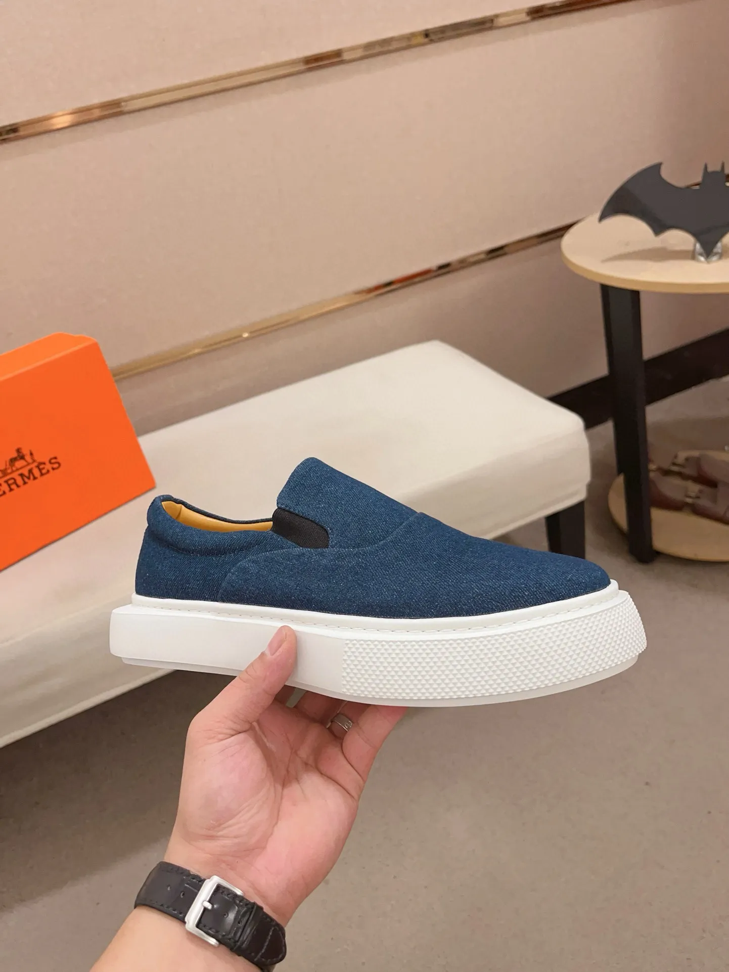 Men's clothing and shoes💰: 442💰《HERMES》【Classic original single version】Hermès; top 🔝purchase agent🔍🔍men's latest 🇺🇸 counter sales simultaneously, imported from Italy original ▲▲cowhide ▲▲ (high-end, nobility, class) ) Exquisite workmanship (Italian 🇮🇹 imported water-dyed 🐂 cowhide lining) sole: original sole provided by the original factory, ⚠️exclusive double-layer activity·TPR·rubber·combined molded outsole; super comfortable·wear-resistant·non-slip·environmental protection The real thing is more beautiful if you take the real thing (high quality, follow the order). You can enter and exit the counter at will * Number of yards: 38-44 (45 can be customized and cannot be returned or exchanged)